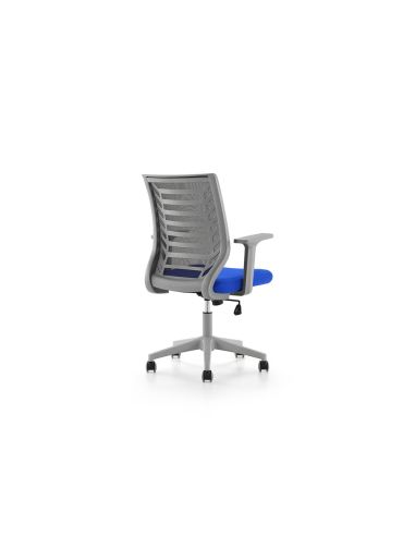 Silla Rocada De Oficina Brazos Regulables Estructura Gris Respaldo Malla Y Asiento Tela Ignifuga Azul