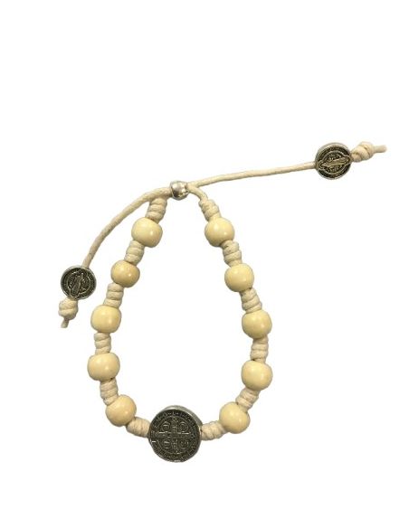 Pulsera artesanal hecha a mano Tres Medallas San Benito Marfil