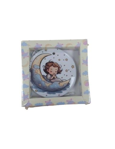 Medalla Cuna Resina 7Cm Angel Con Luna Fondo Blanco