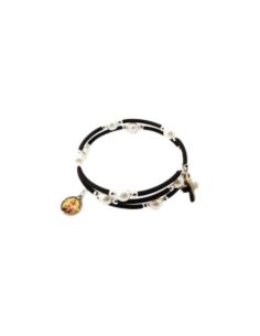 Brazalete 619 perla blanca con cruz v.carmen con manto marron
