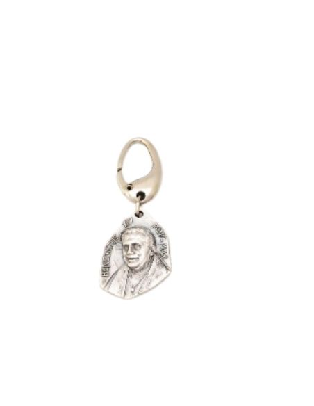Llavero metal benedicto/escudo