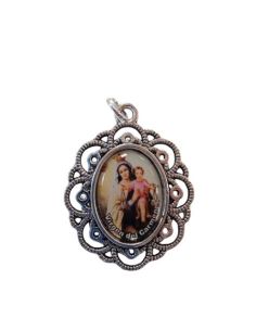 Medalla orla plateada 34x26mm virgen de los desamparados de cerca