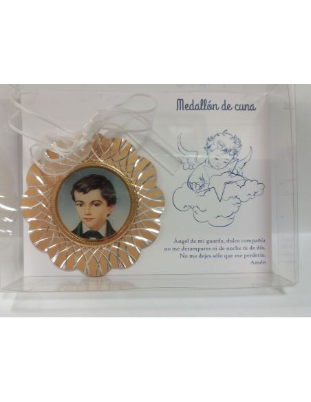 Medalla Escapulario Cuna Metal 8Cm Color Savio Dorado Lazo Blanco