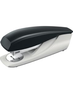 Grapadora Petrus 235 Color Negro Capacidad 20 Hojas Usa Grapas 22/6 24/6 Y 26/6