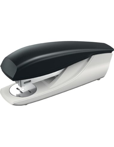 Grapadora Petrus 235 Color Negro Capacidad 20 Hojas Usa Grapas 22/6 24/6 Y 26/6