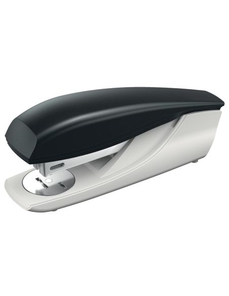 Grapadora Petrus 235 Color Negro Capacidad 20 Hojas Usa Grapas 22/6 24/6 Y 26/6