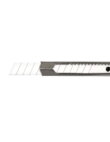 Cuter Q-Connect Metalico Estrecho Cuchilla Ceramica 9 Mm Xd-C18 Con Clip Blister 1 Unidad